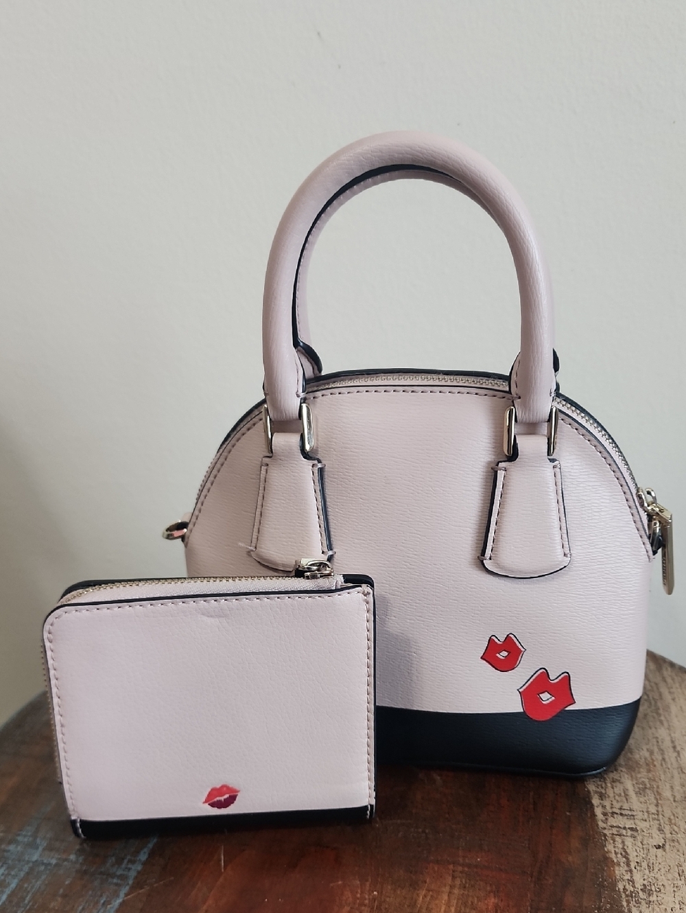 Kate Spade Disney Blush Pink Minnie Mouse Mini Dome Satchel Wallet Lipstick Kiss - Picture 14 of 15